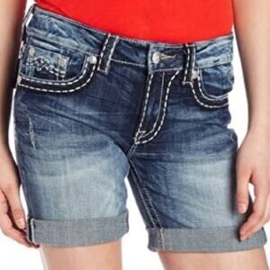 Miss Me boyfriend Bermuda shorts 27 midrise jean shorts whilst itching western